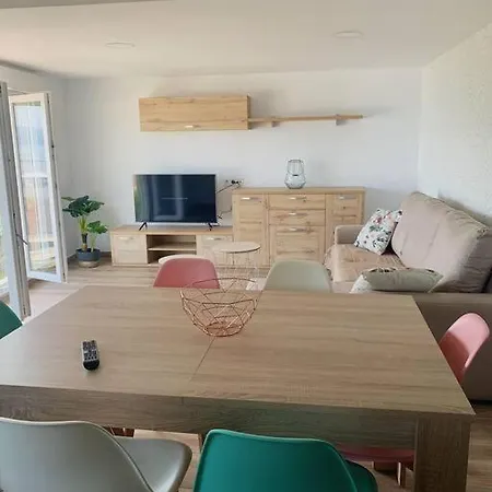 Amanecer. Entero Nuevo Con Vistas Al Mar. Apartment