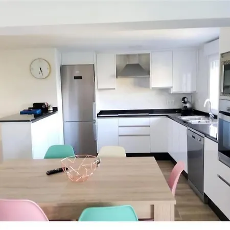 Amanecer. Entero Nuevo Con Vistas Al Mar. Apartment