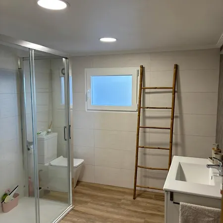 Amanecer. Entero Nuevo Con Vistas Al Mar. Bueu