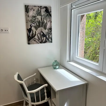 Amanecer. Entero Nuevo Con Vistas Al Mar. Bueu